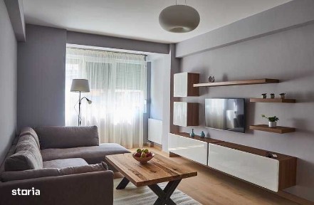 Proprietar, inchiriez apartament renovat si mobilat, ultracentral.