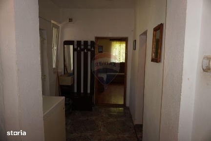 Casă / Vilă cu 2 camere de vânzare în Cartierul Șugău