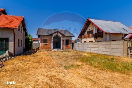 Casă / Vilă de vânzare la rosu Livada