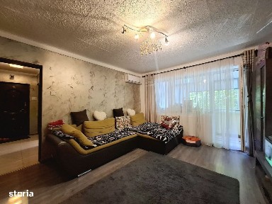 Apartament cu 3 camere de vanzare, zona Nord