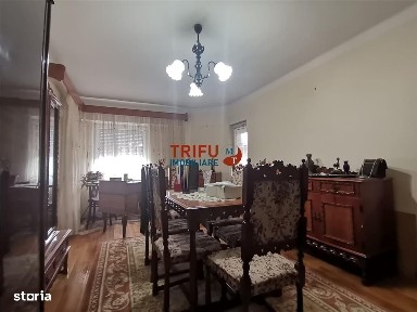 Apartament cu 3 camere de vânzare în zona Centru, Alba Iulia