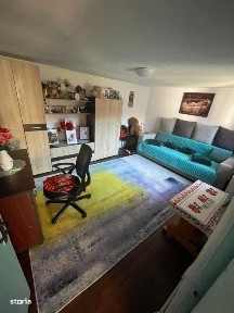 Casa cu 3 camere, garaj si curte spatioasa - zona Giulesti