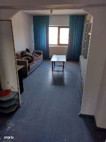 Vand ap cu 3 camere str. Bucuresti et. 4