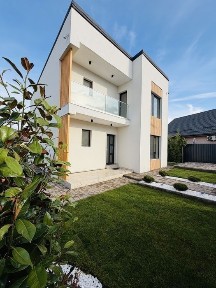 Miroslava, Zorilor 5c