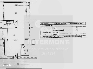Studio modern cu garaj și terasă.