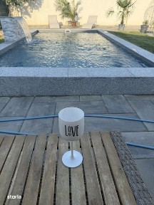 Casa cu piscina de inchiriat in regim hotelier! PETRECERI PRIVATE !