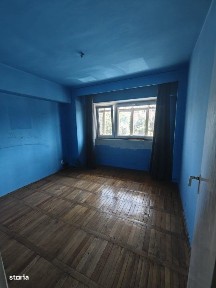 Apartament de vanzare, cu 3 camere spatios, etaj 1, zona Parcul Mara