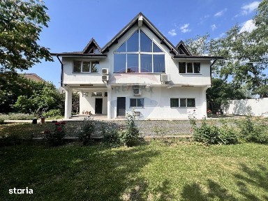 Casă atipică, spațioasă și versatilă în comuna Păsărea (Brănești)