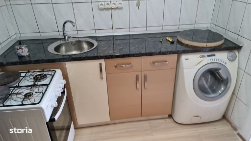 Ofer spre inchiriere garsoniera