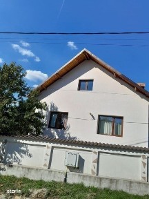 Casa cu teren generos de vanzare in Leresti Arges.