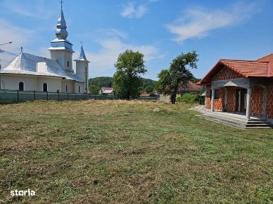 Casa noua de vanzare + 20 ari de teren