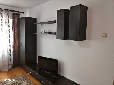 Inchiriez apartament 2 camere decomandat