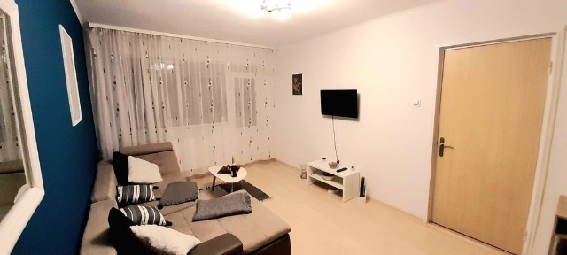 Proprietar, 2cam decom Militari Gorjului, renovat, mobilat, utilat