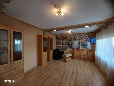 Inchiriez apartament la casa, parter, zona Cl. Dumbravii-Ghe. Dima