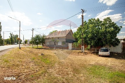 Casă solidă cu 4 camere, demisol și garaj - Pecica