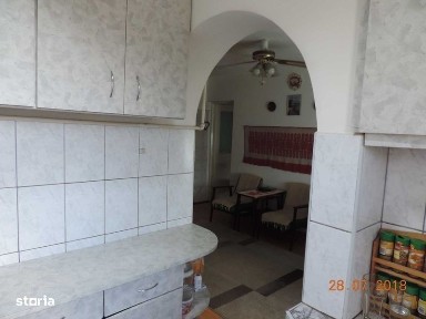 De vanzare apartament zona Burdea