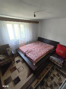 Casa si teren generos zona Ojasca
