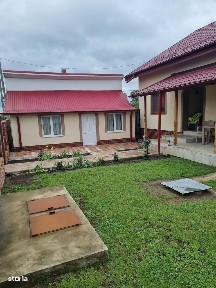 De vanzare vila la 5 min de Roman compusa din 7 camere, 1500mp teren