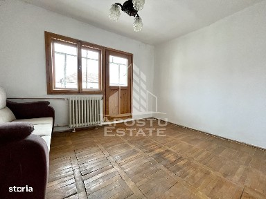 Apartament cu 3 camere, 2 bai, centrala proprie, zona Buziasului