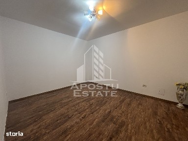 Apartament cu 2 camere la curte comuna, centrala termica, boxa de 50mp