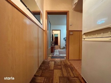 Apartament decomandat cu 3 camere de vanzare langa Spitalul Judetean