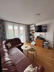 Vand apartament cu 3 camere ultracentral Ineu