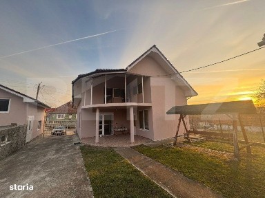 Casa de vanzare, cu 6 camere, 200 mp, zona Hotar