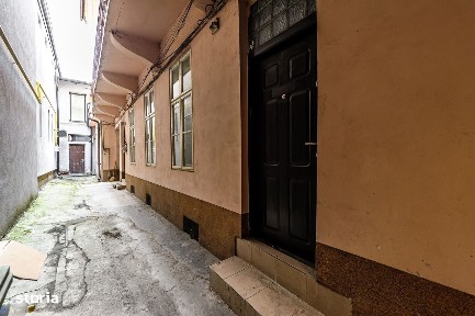 Spațiu de birouri situat pe strada N. Bălcescu.