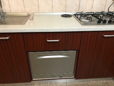 Particular-Inch apartament 3 cam, 2 bai - Rovine, G-uri, etaj 1, decom