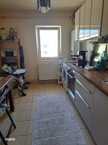 Apartament 3 camere de vanzare