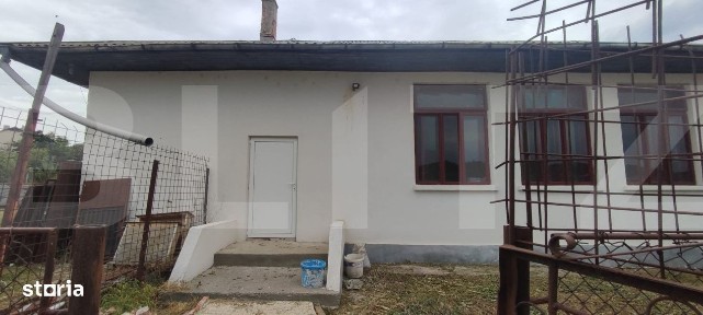De vanzare - Cladire, spatiu comercial in com. Ungureni, jud. Botosa