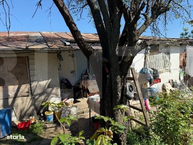Casa individuala batraneasca demolabila + teren de 280 mp, zona Pallad