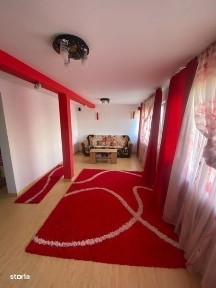 Vand apartament 3 camere decomandate la mansarda. ( etajul 5)