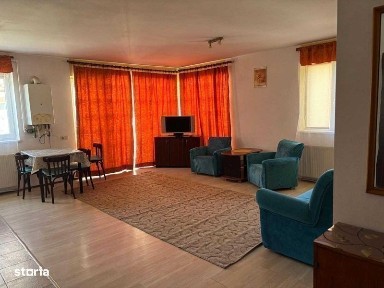 Pentru inchiriat apartament cu 2 camere, parcare exterioara