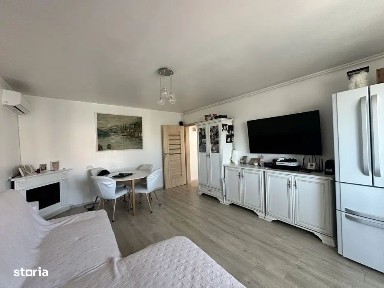 Compozitori-apartament 3 camere decomandat