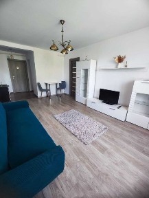 Inchiriez apartament 3 camere + loc parcare. Zona centrala