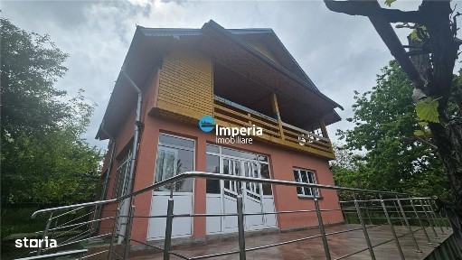 Casa deosebita in mijlocul naturii, cu teren generos si priveliste pan