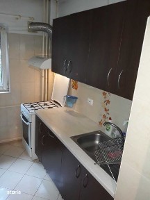 Apartament cu 2 camere, semidecomandat, parter, 2 min metrou Lujerului