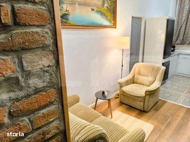 Apartament cu 3 camere, 47 mp, zona Centrala