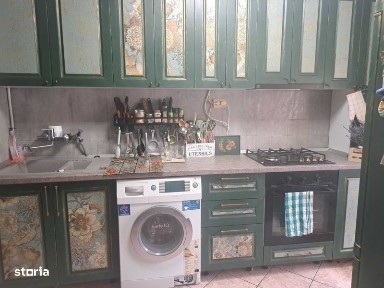 Vand apartament cu doua camere