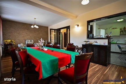 FILM!Resedinta cu Farmec Montan - Teren Generos 1.700 mp, Vecinatati S