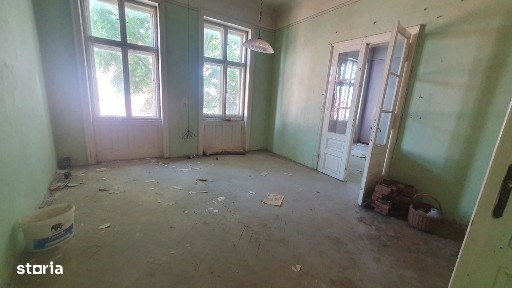 Vand apartament 5 camere zona Centrala - ID : RH-40460-property