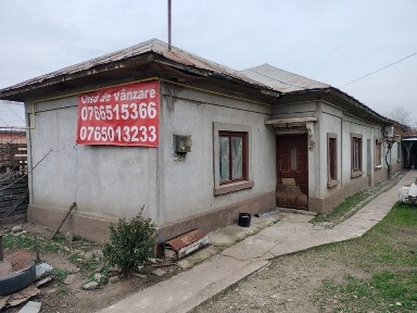 Casa de vânzare / Teren 800 m2