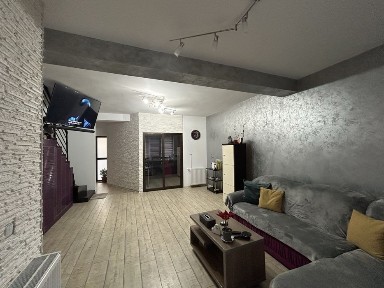 Casa tip duplex Sanpetru