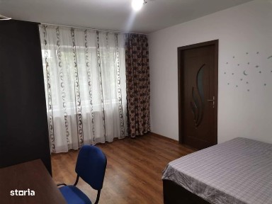 Închiriez apartament