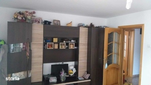 Vand Apartament 3 cam, 2 balcoane, etaj 2