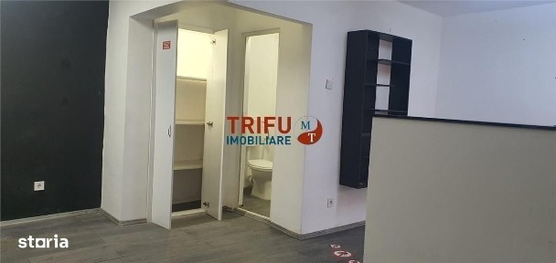 Spatiu comercial de vanzare 2 camere zona Mercur