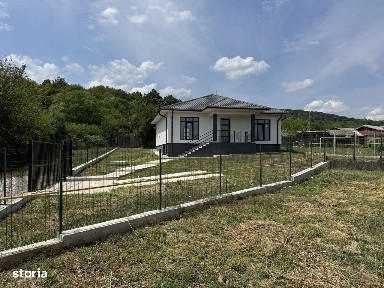 Casă de vanzare