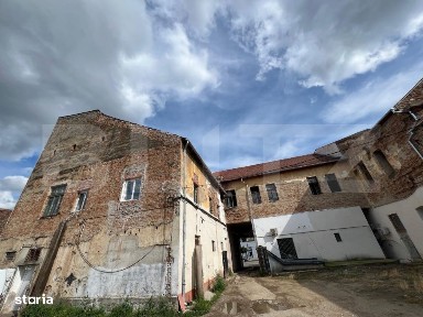 Hotel cu 44 camere, renovabil, pozitionat ultracentral - oportunitat