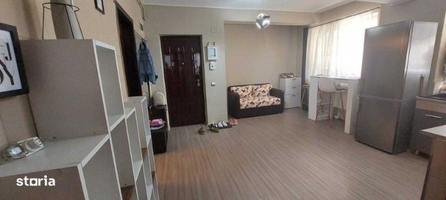 Inchiriez apartament